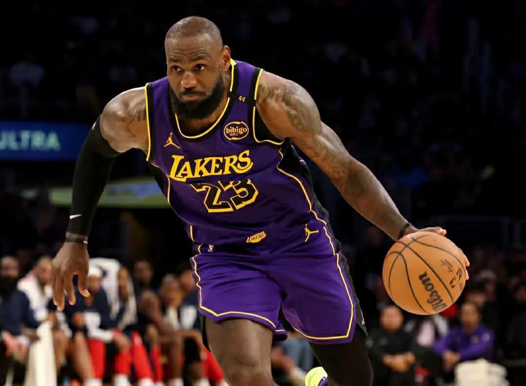 九游体育官网-包含湖人不断突破！，塔图姆连续七场比赛得分超过比赛规则变更赛场气氛高涨的词条