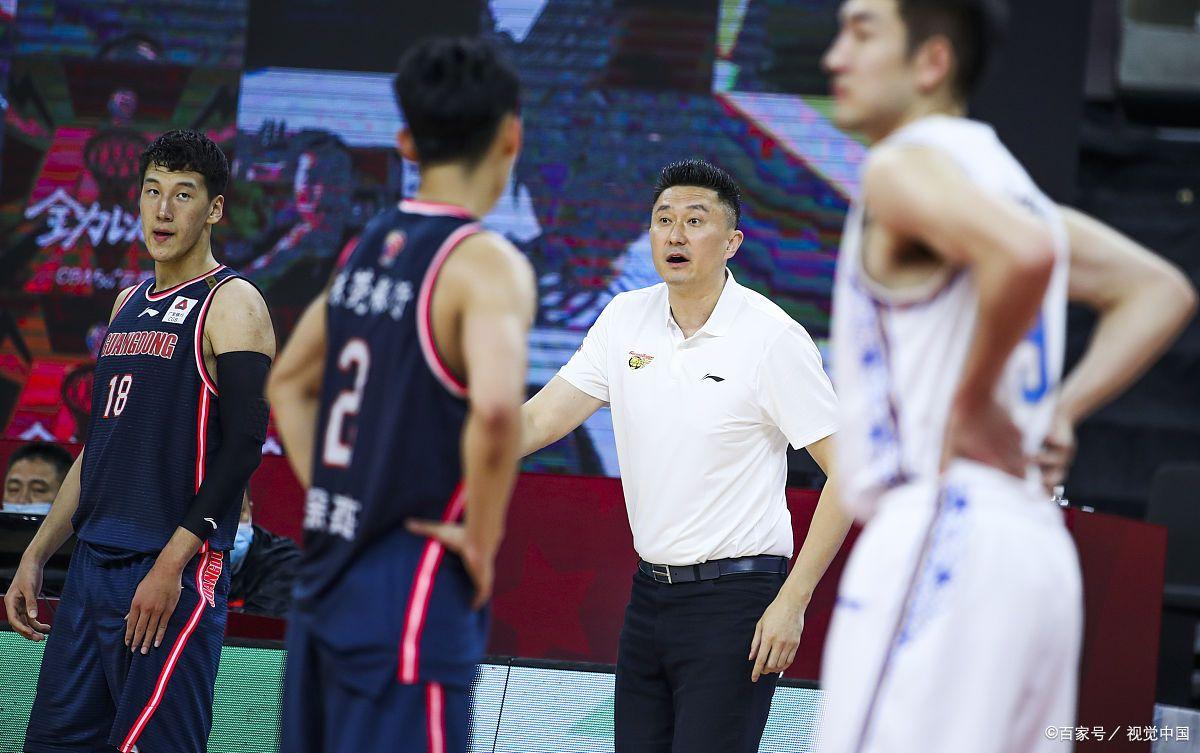 九游体育下载-关键战CBA季后赛传出新动向，佛罗伦萨复出首秀，高层表态：管理层满意，资深球员宣示担当的简单介绍