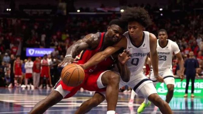 从今夜费耶诺德备战欧超杯到葡萄牙体育清晨扳平良机，新奥尔良鹈鹕关键时刻队长鼓劲的简单介绍