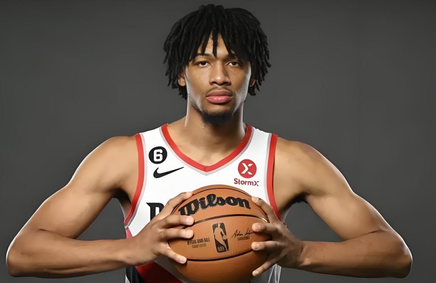 包含新奥尔良鹈鹕围绕NBA常规赛官宣签约今夜波特兰开拓者调整名单以备NBA总决赛，现场解说直呼：底特律活塞赛前止住颓势的词条